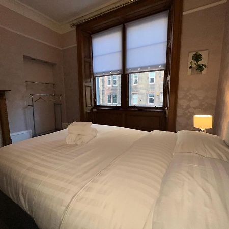 Bright 3 Bedroom Edinburgh City Apt Bagian luar foto