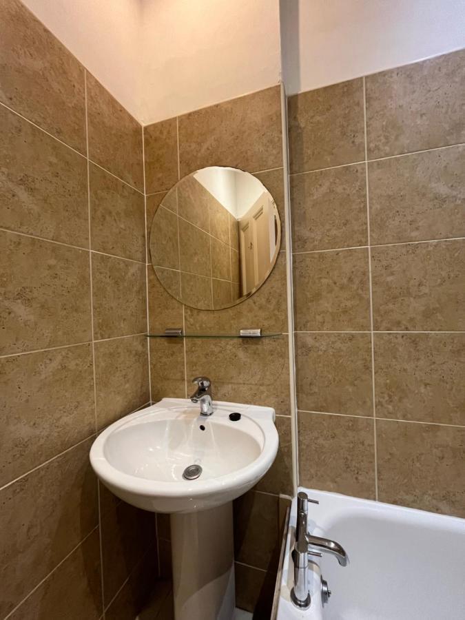Bright 3 Bedroom Edinburgh City Apt Bagian luar foto