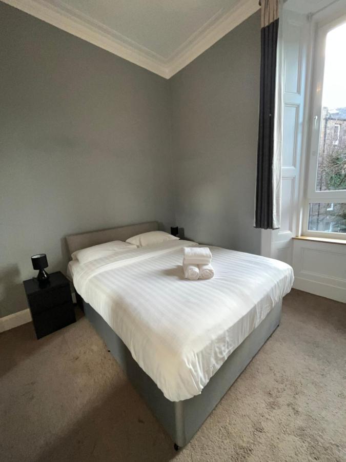 Bright 3 Bedroom Edinburgh City Apt Bagian luar foto