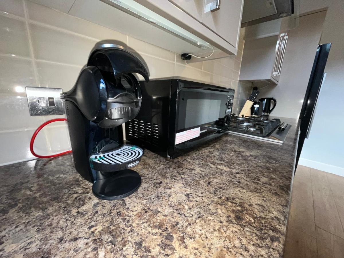 Bright 3 Bedroom Edinburgh City Apt Bagian luar foto