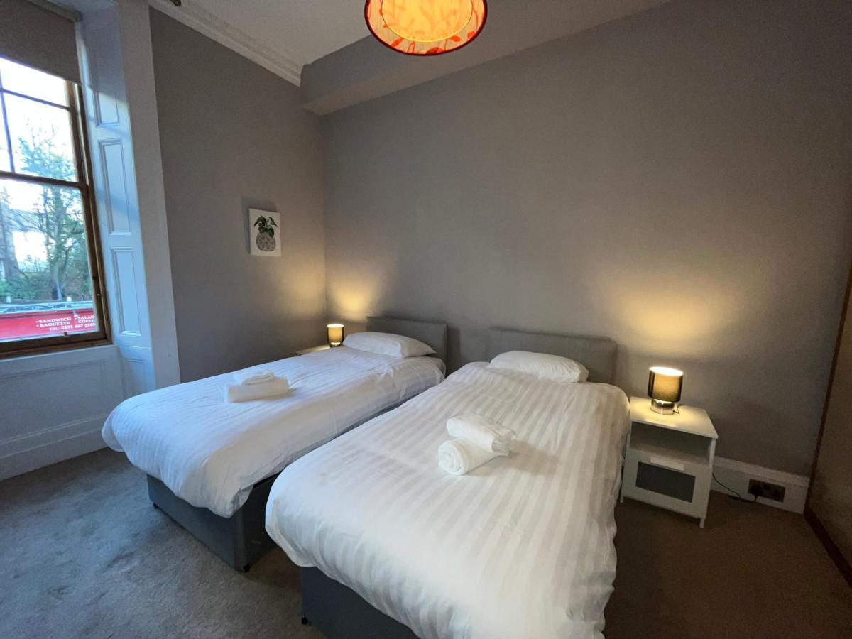 Bright 3 Bedroom Edinburgh City Apt Bagian luar foto
